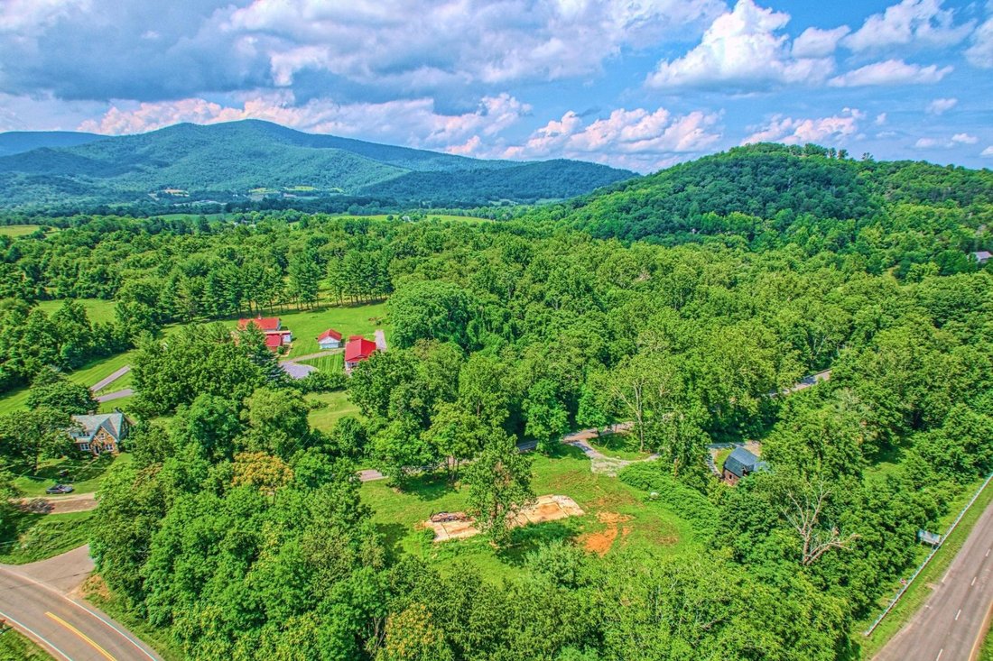 Washington, Virginia, United States 3 - 14044280