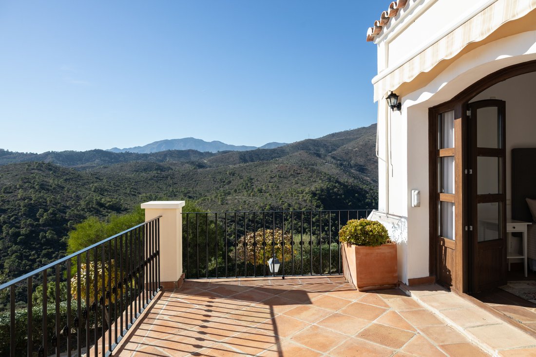 House in Benahavis, Andalusia, Spain 1 - 13541954