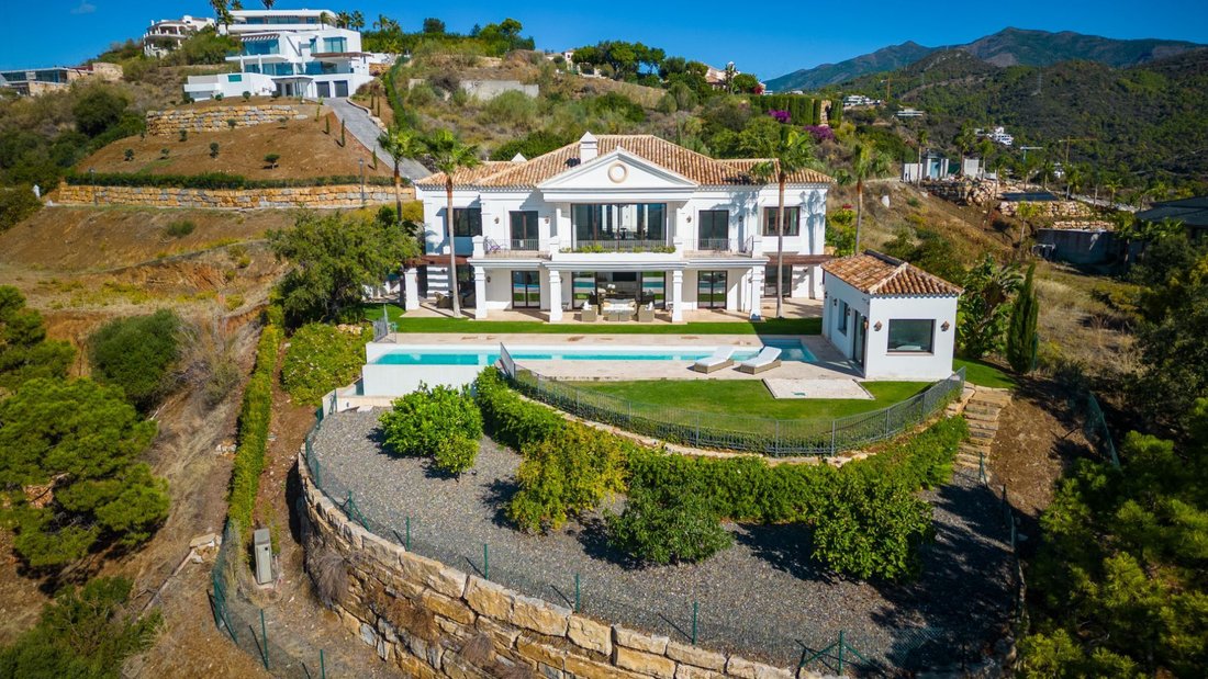 Villa in Benahavis, Andalusia, Spain 1 - 13642778