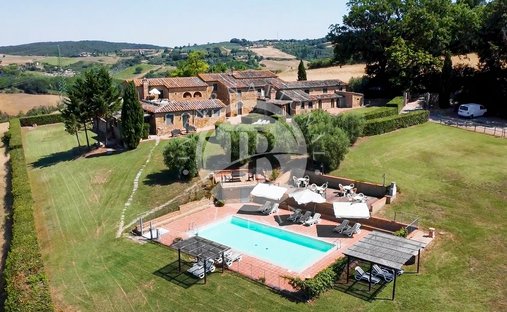 Villa in Casole d'Elsa, Tuscany, Italy 1
