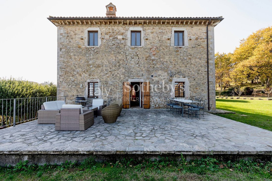 Exquisite Renovation Of This Period Farmhouse On In Acqualoreto, Umbria ...