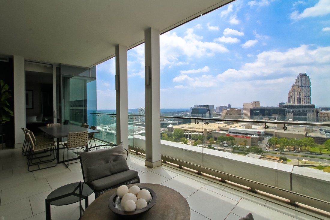 Bespoke Simplex Penthouse With Direct Lift In Sandton, Gauteng, South ...