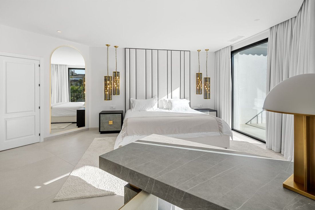 Villa in Puerto Banus, Marbella, Spain 5 - 14045640
