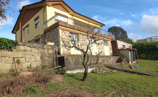 House in Oliveira do Douro, Porto District, Portugal 1