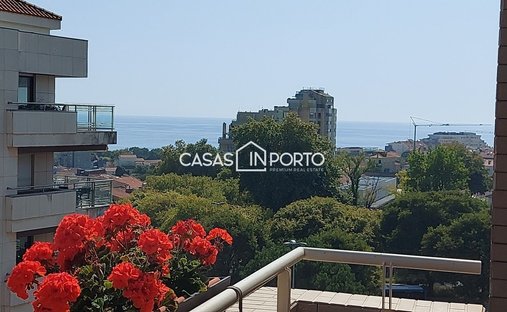 Apartment in Cedofeita, Santo Ildefonso, Se, Miragaia, Sao Nicolau e Vitoria, Porto District, Portugal 1