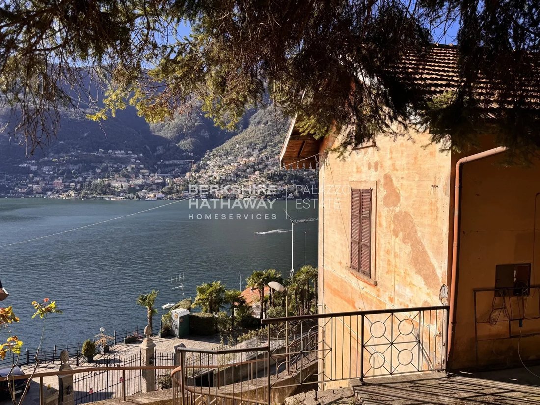 Lake View Historic Villa To Be Renovated In In Torno, Lombardy