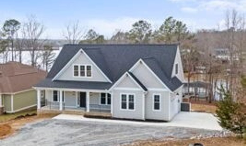 Fabulous Four Bedroom Waterfront Home In Bracey, Va, United States For