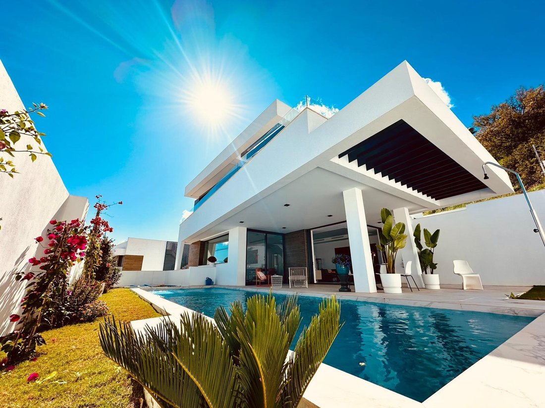 Villa in Marbella, Andalusia, Spain 1 - 14050232