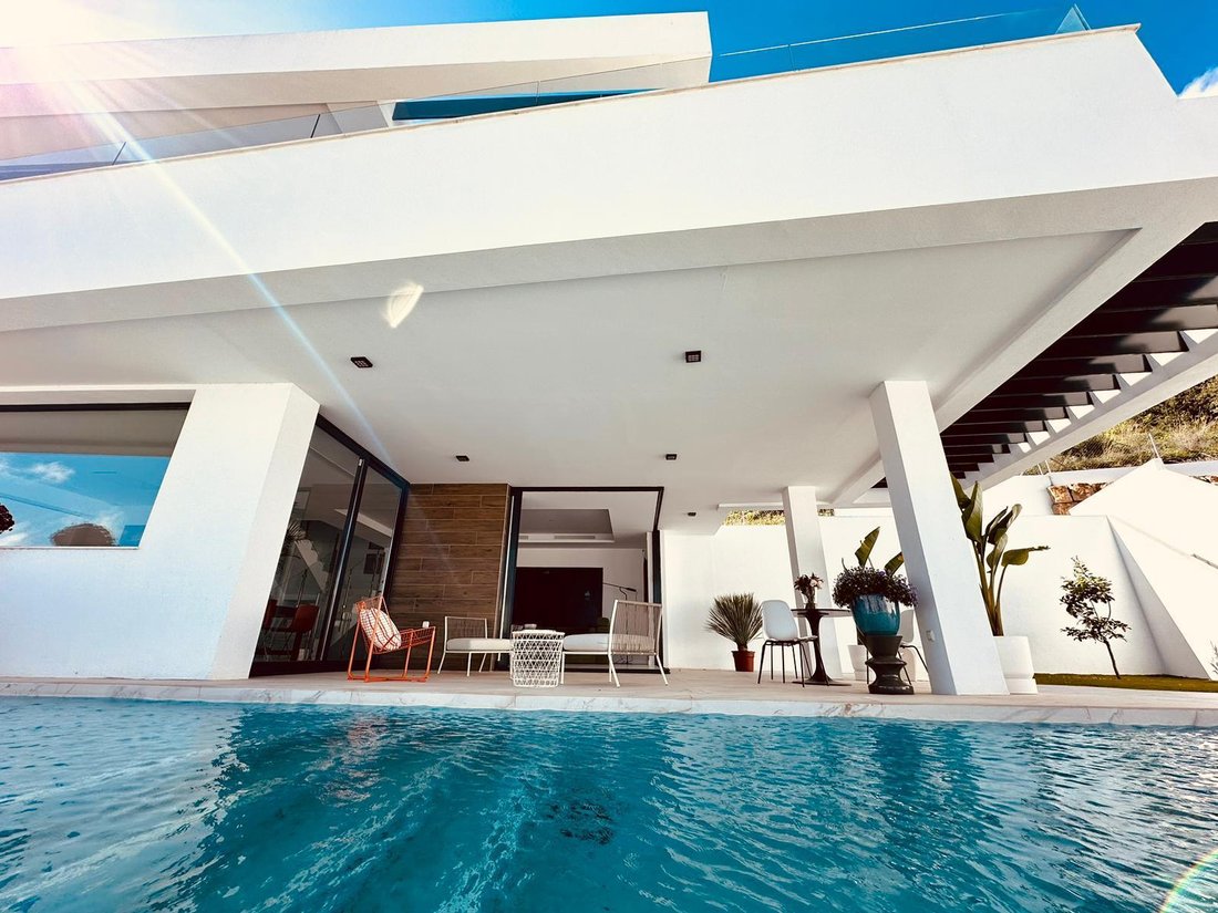 Villa in Marbella, Andalusia, Spain 2 - 14050232