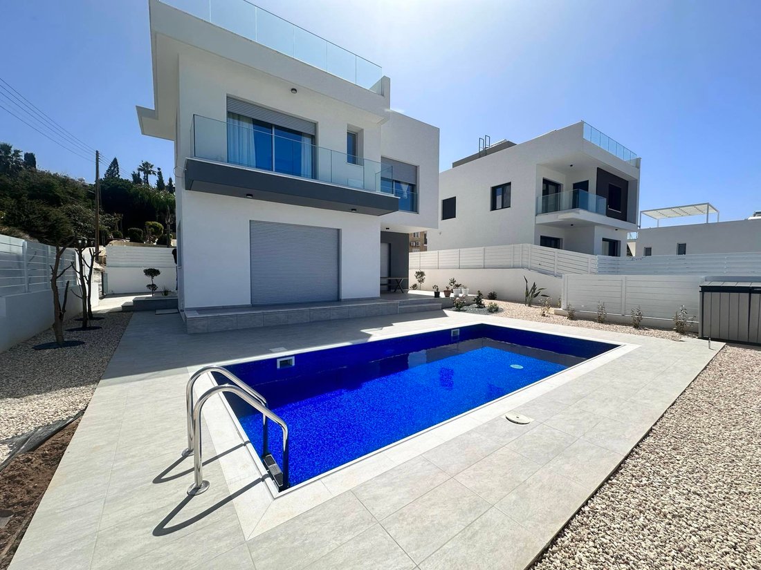Villa in Chloraka, Paphos, Cyprus 1 - 13783657
