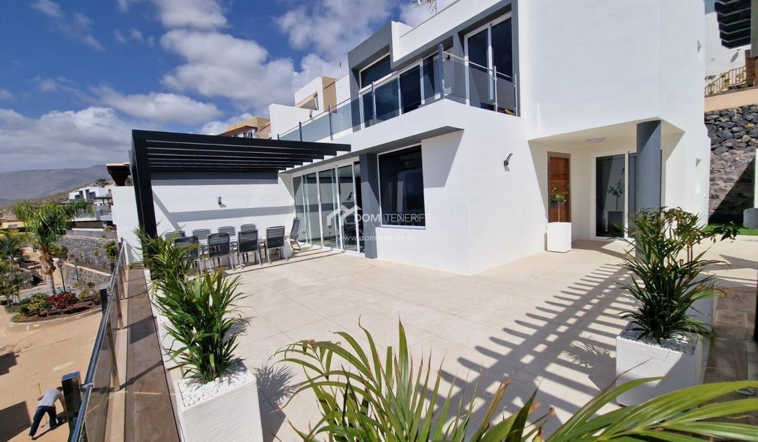 Villa in Costa Adeje, Adeje, Canary Islands 1 - 14052193