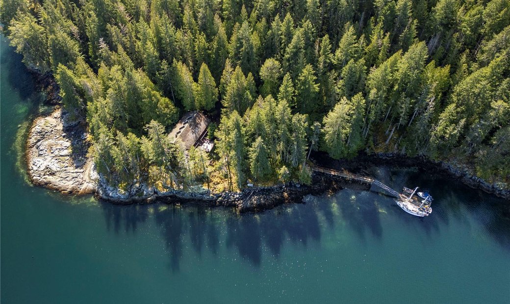 Magnificent Waterfront Estate Over 14 In Whaletown, British Columbia