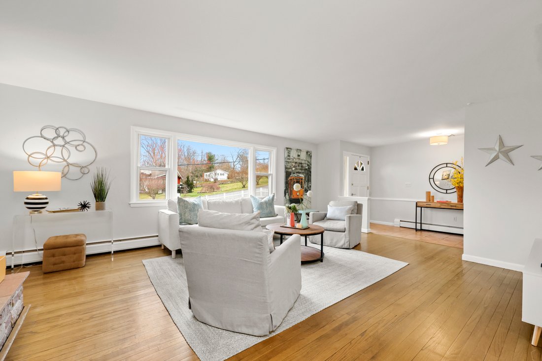 Picture Perfect Ranch Style Home In Trumbull, Connecticut, United