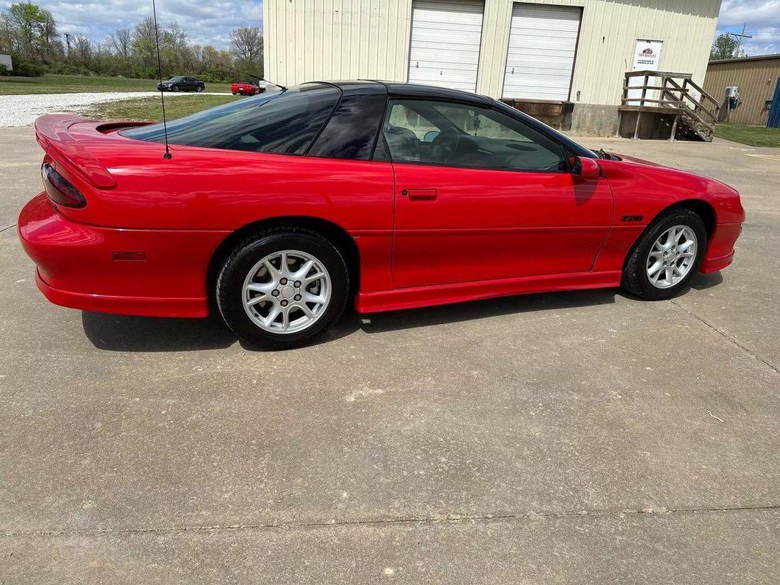 Stunning 2001 Chevrolet Camaro Coupe Photos