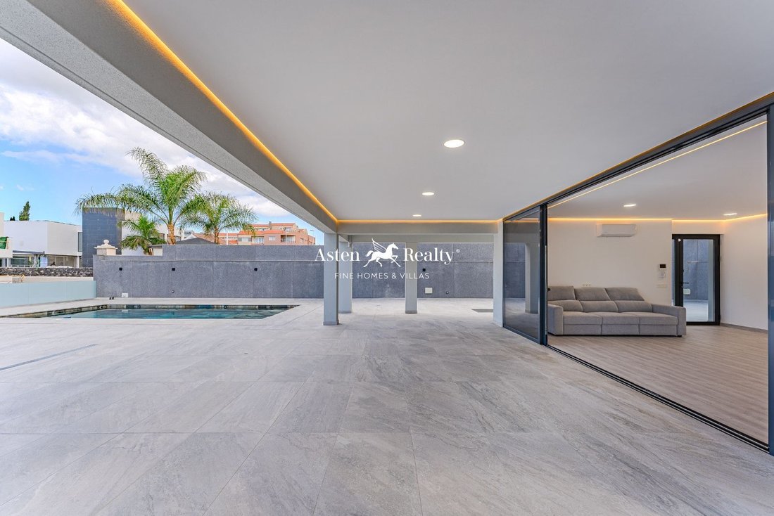 Villa in Costa Adeje, Adeje, Canary Islands 5 - 14053807
