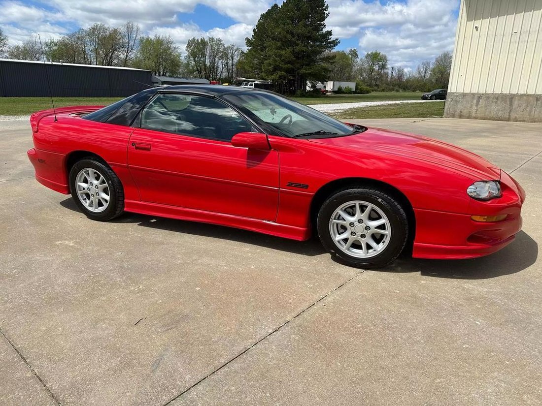 Stunning 2001 Chevrolet Camaro Coupe Photos