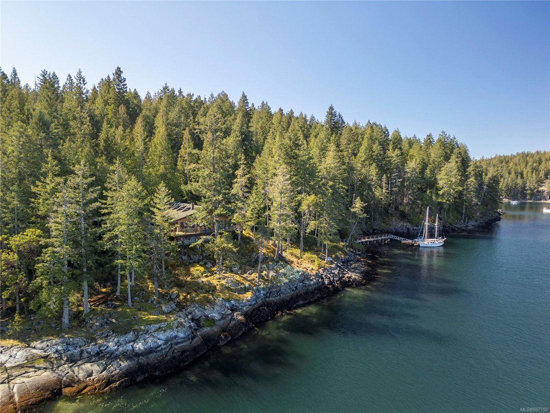 Magnificent Waterfront Estate Over 14 In Whaletown, British Columbia