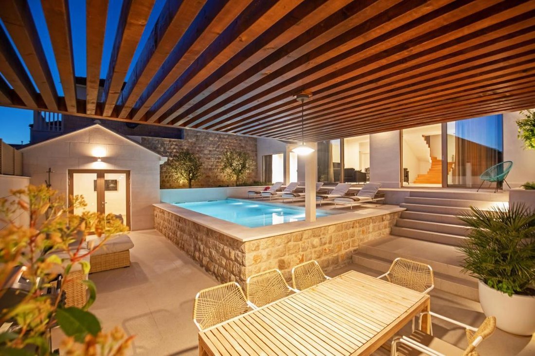 Villa in Gradski kotar Gruz, Grad Dubrovnik, Dubrovnik-Neretva County 1 - 12939063