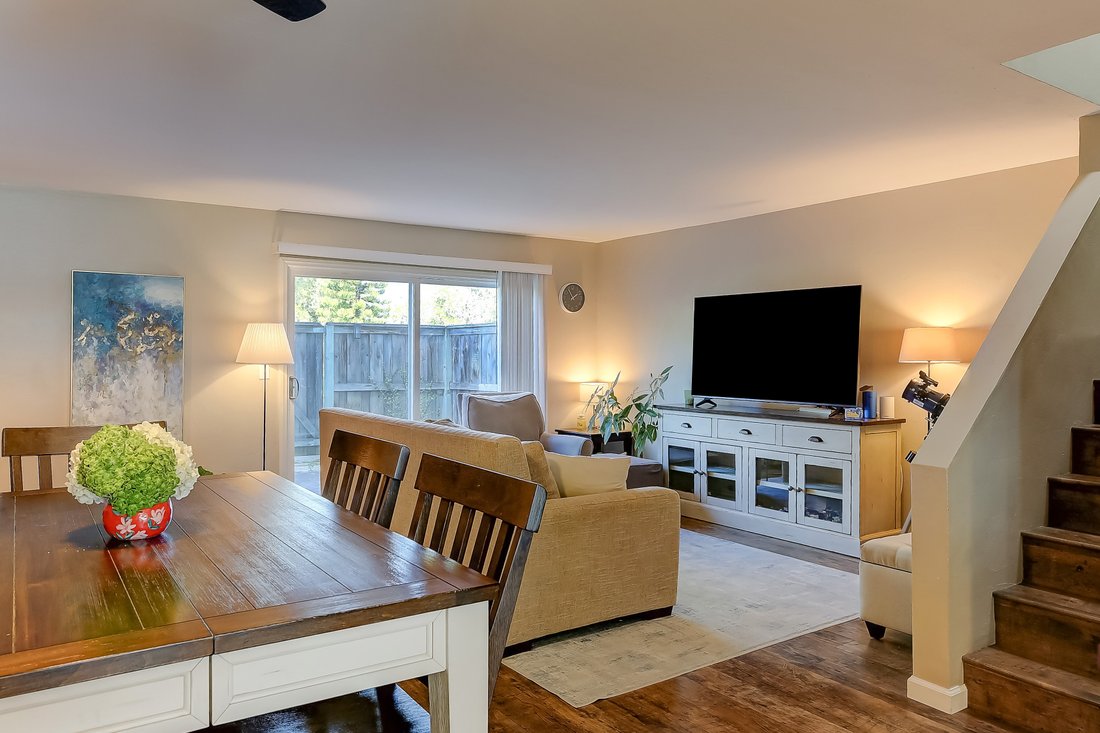 Townhouse Style Condo In Goleta, California, United States For Sale