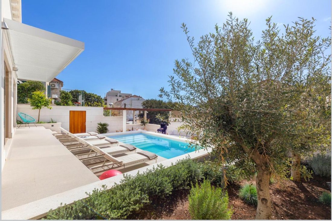 Villa in Gradski kotar Gruz, Grad Dubrovnik, Dubrovnik-Neretva County 4 - 12939063
