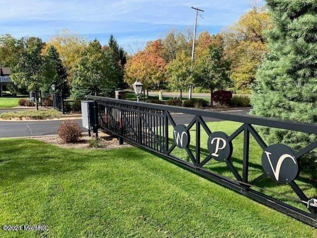 Condo in Kalamazoo, Michigan, United States 5 - 14058117