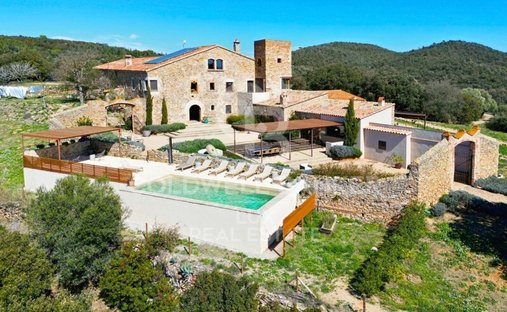 House in Quart, Catalonia, Spain 1