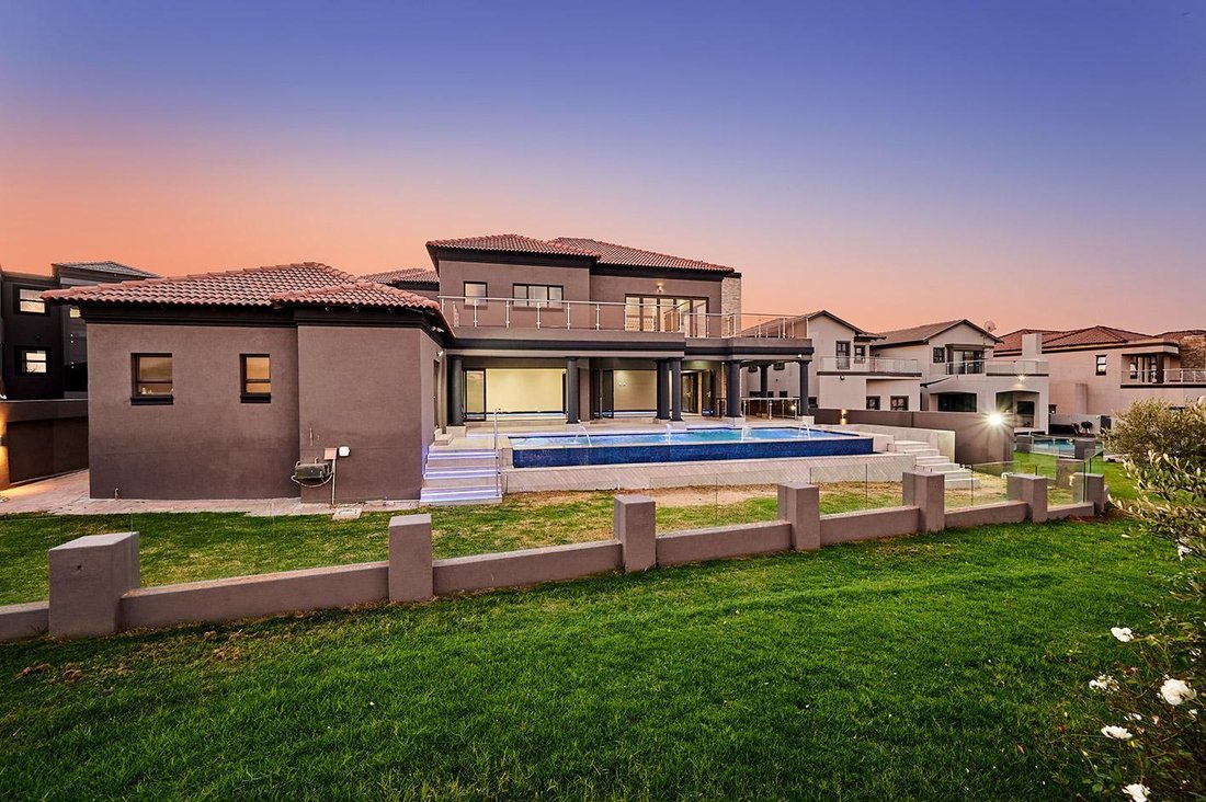 Exquisite Modern Mansion On The Greenbelt In Centurion, Gauteng, South ...