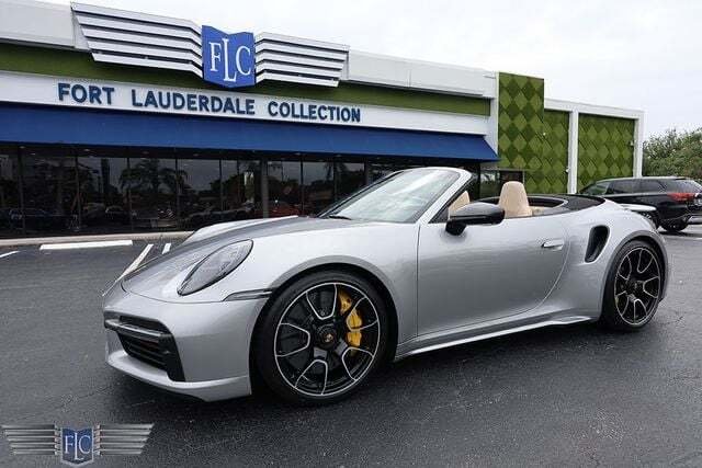 Cabriolet in Pompano Beach, FL, United States 1 - 14056544