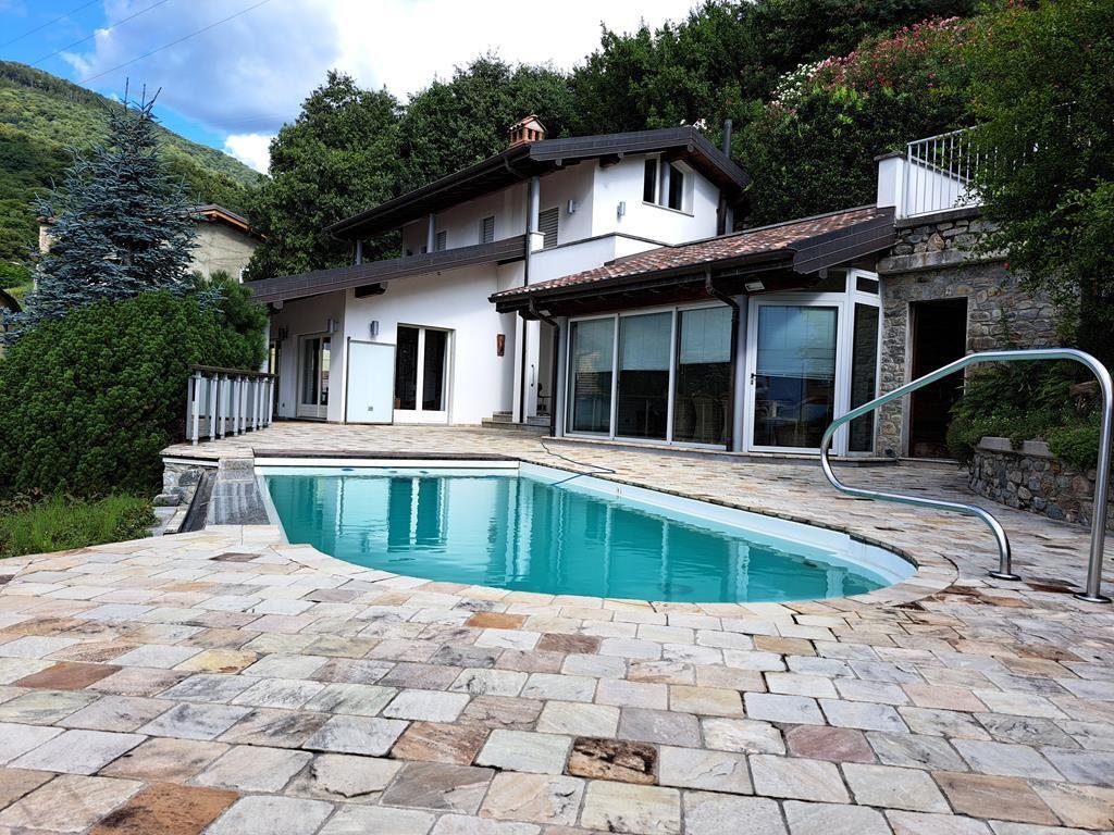 Villa in Gravedona ed Uniti, Lombardy, Italy 1 - 14055826