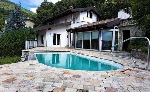 Villa in Gravedona ed Uniti, Lombardy, Italy 1