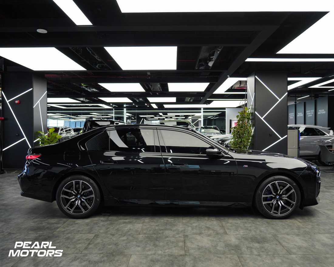 Sedan in Dubai, Dubai, United Arab Emirates 4 - 14065762