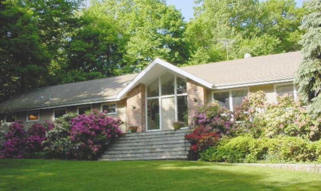 Bright And Spacious Four Bedroom In Pleasantville, New York, United