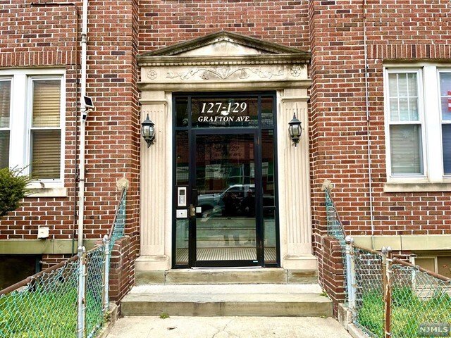 House in Newark, New Jersey, United States 3 - 14068505