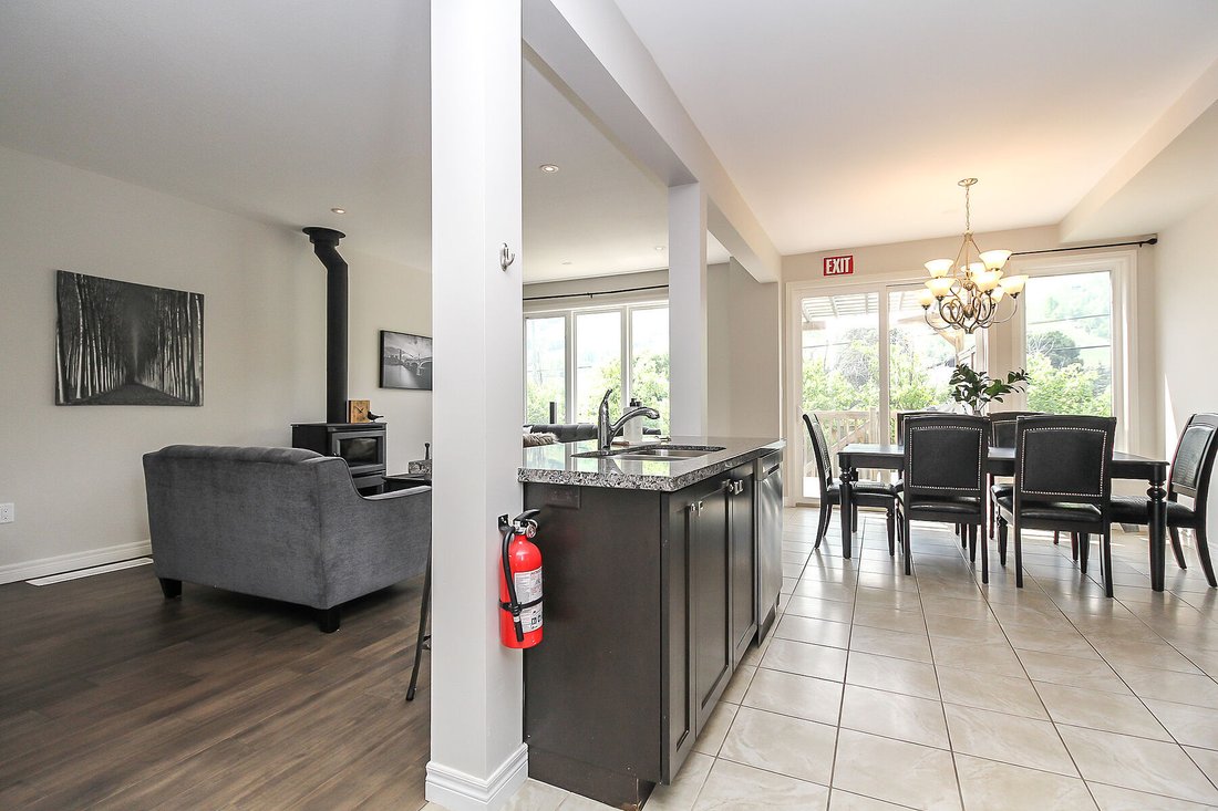 Stunning Turn Key Townhome In Clarksburg, Ontario, Canada For Sale