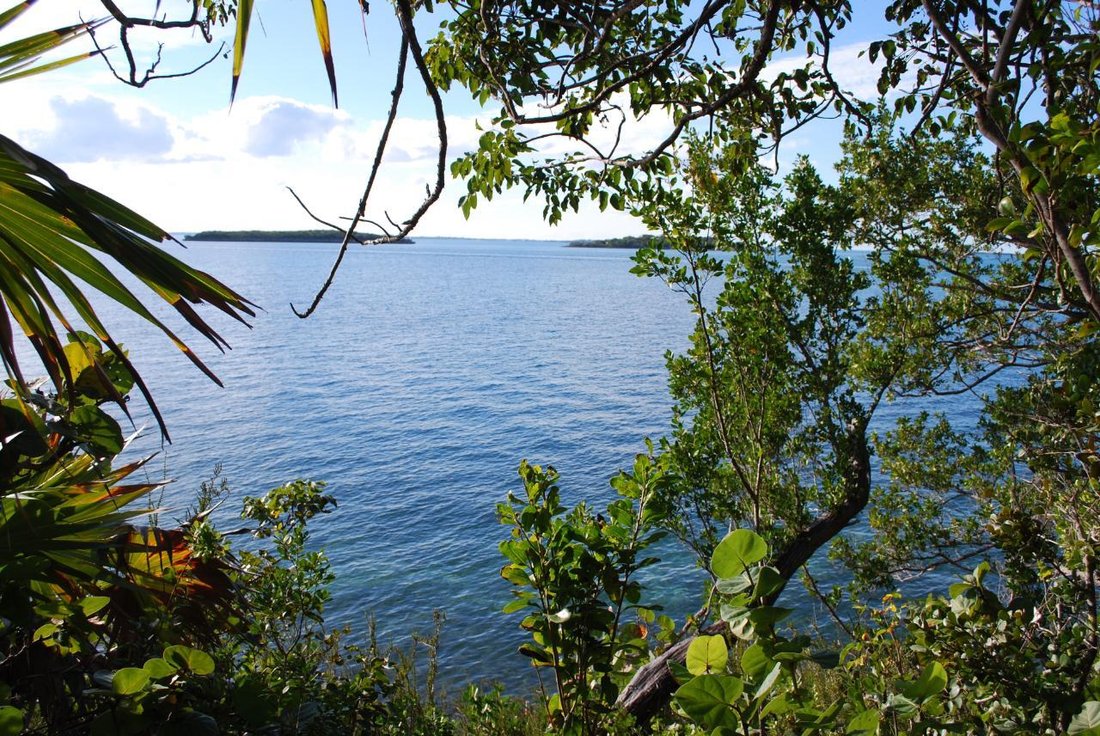 Land in Elbow Cay, Central Abaco, The Bahamas 1 - 14071125