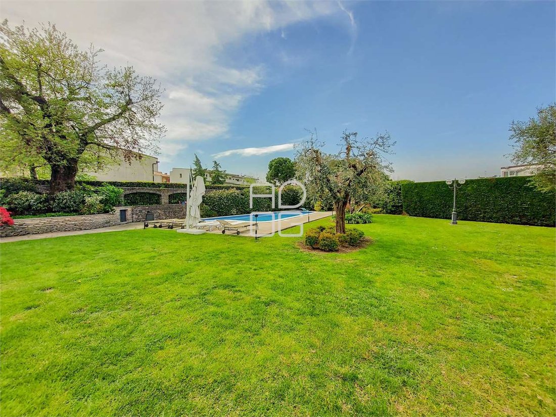 Villa in Desenzano Centro, Desenzano del Garda, Lombardy 5 - 14071642