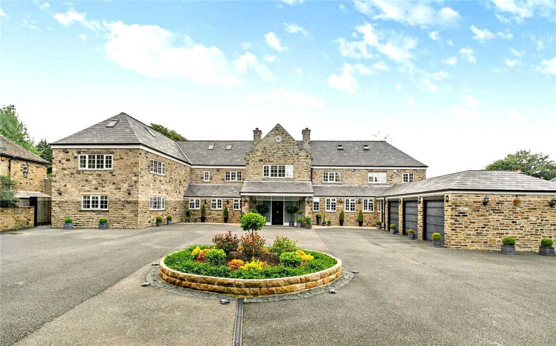 Meads, Wigton Lane Ls17 In Leeds, England, United Kingdom For Sale