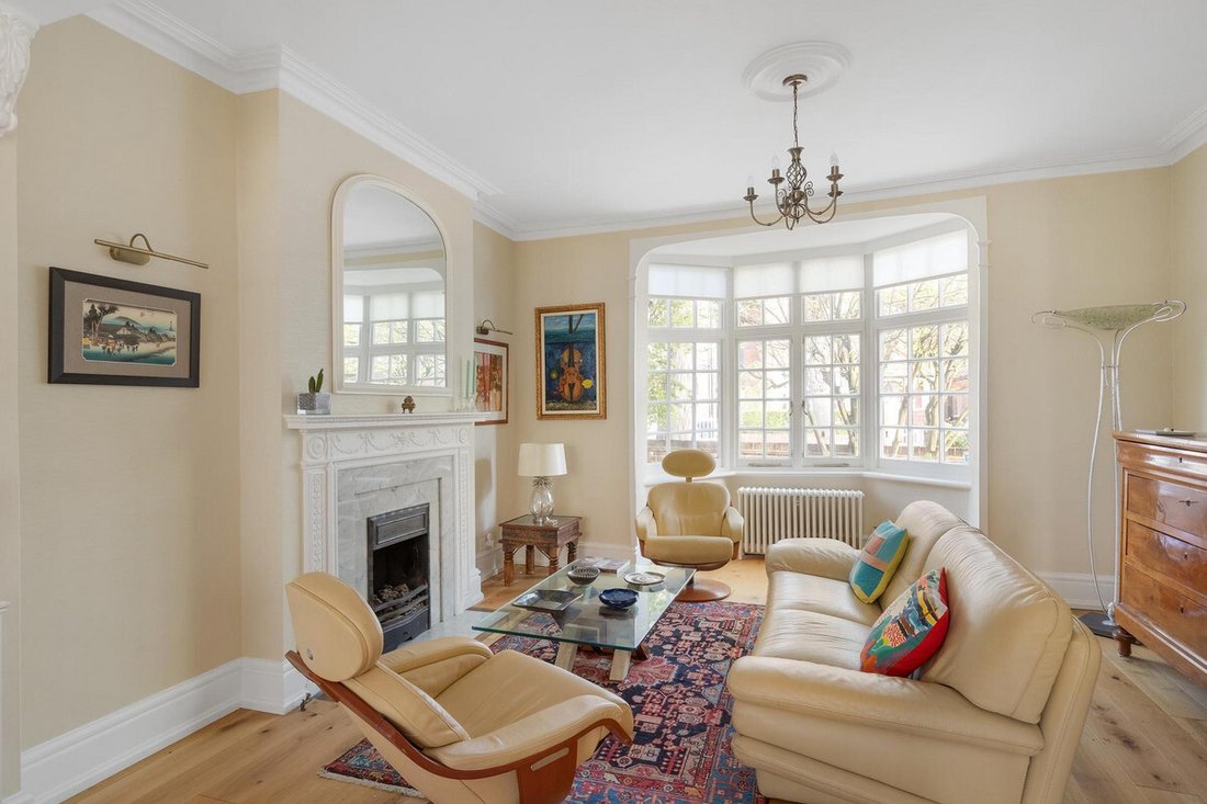 House in Turnham Green, Hounslow, England 4 - 14070724