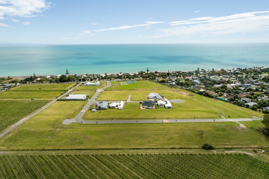 Te Awanga Terraces In Havelock North, Hawke's Bay, New Zealand For Sale