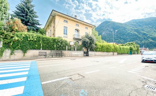 Villa in Varallo, Piemont, Italien 1