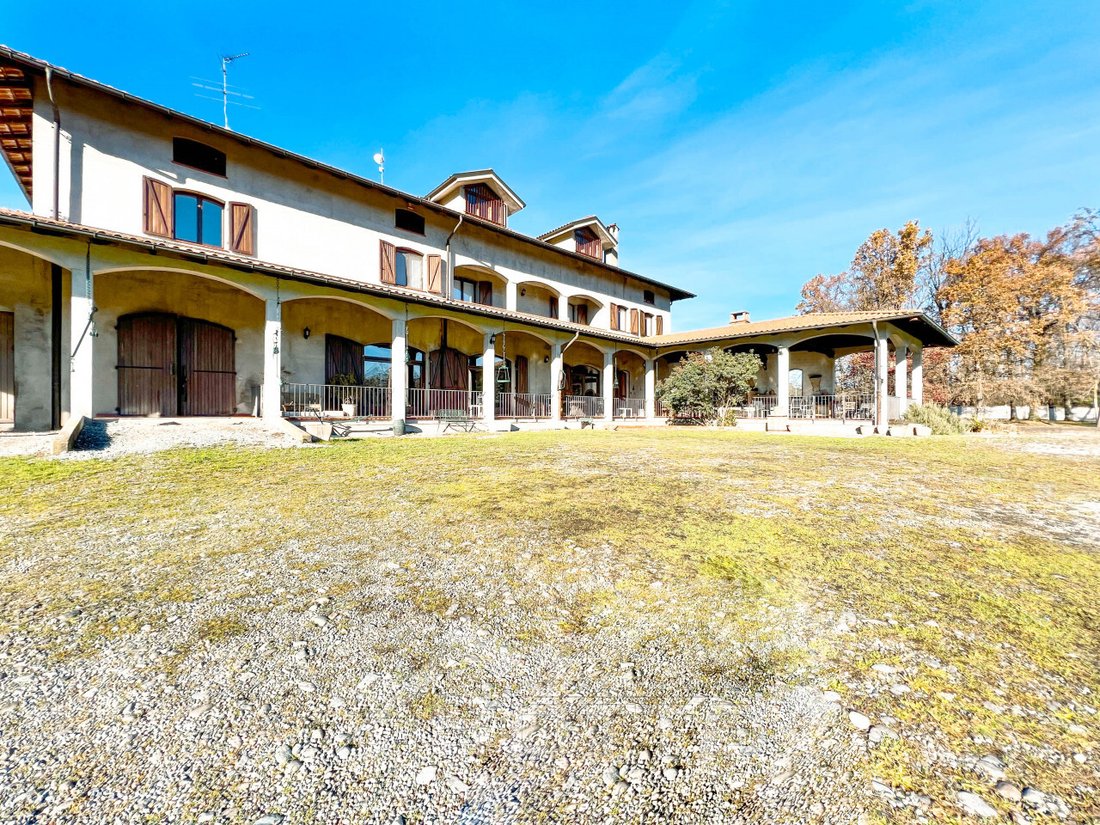 Villa in Gattinara, Piedmont, Italy 1 - 13290415
