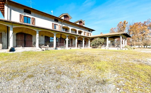 Villa in Gattinara, Piemont, Italien 1