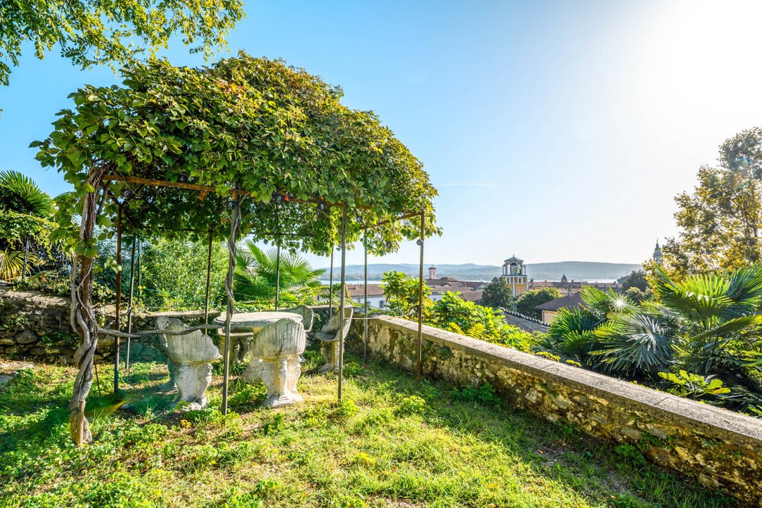 Villa à Arona, Piémont, Italie 2 - 13368911