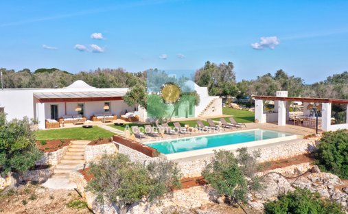 Villa en Calle Pola - Calle Papa Juan XXIII, Ostuni, Apulia 1