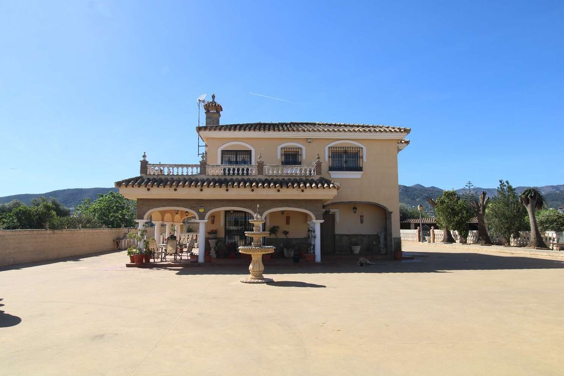Finca in Alhaurin de la Torre, Andalusia, Spain 4 - 14079026