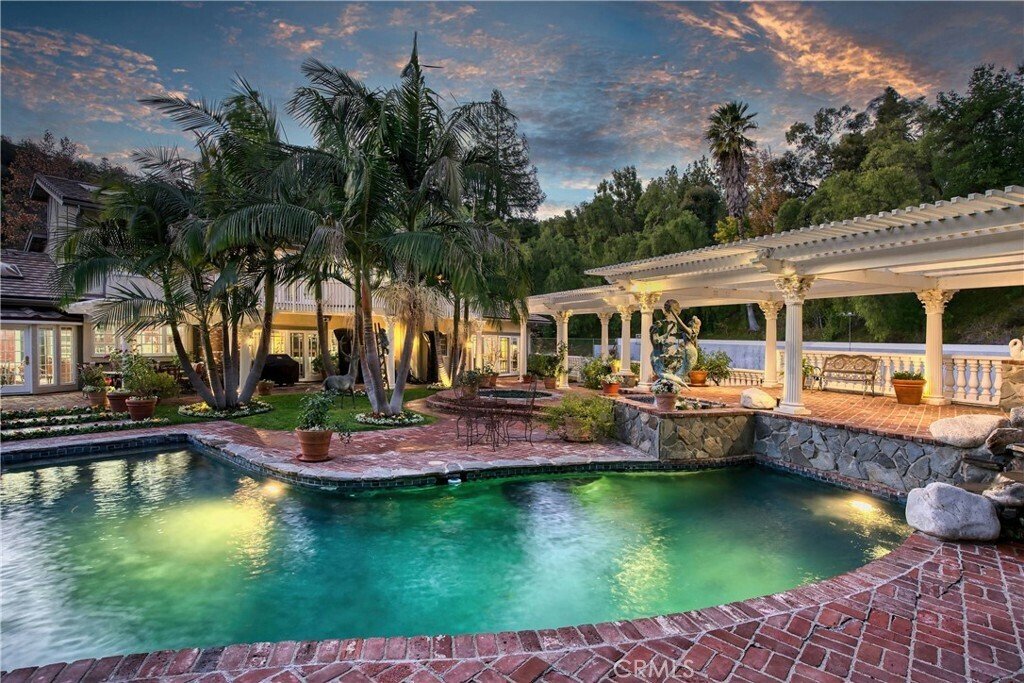 Luxury And Privacy In Prestigious In Hidden Hills, California, United ...