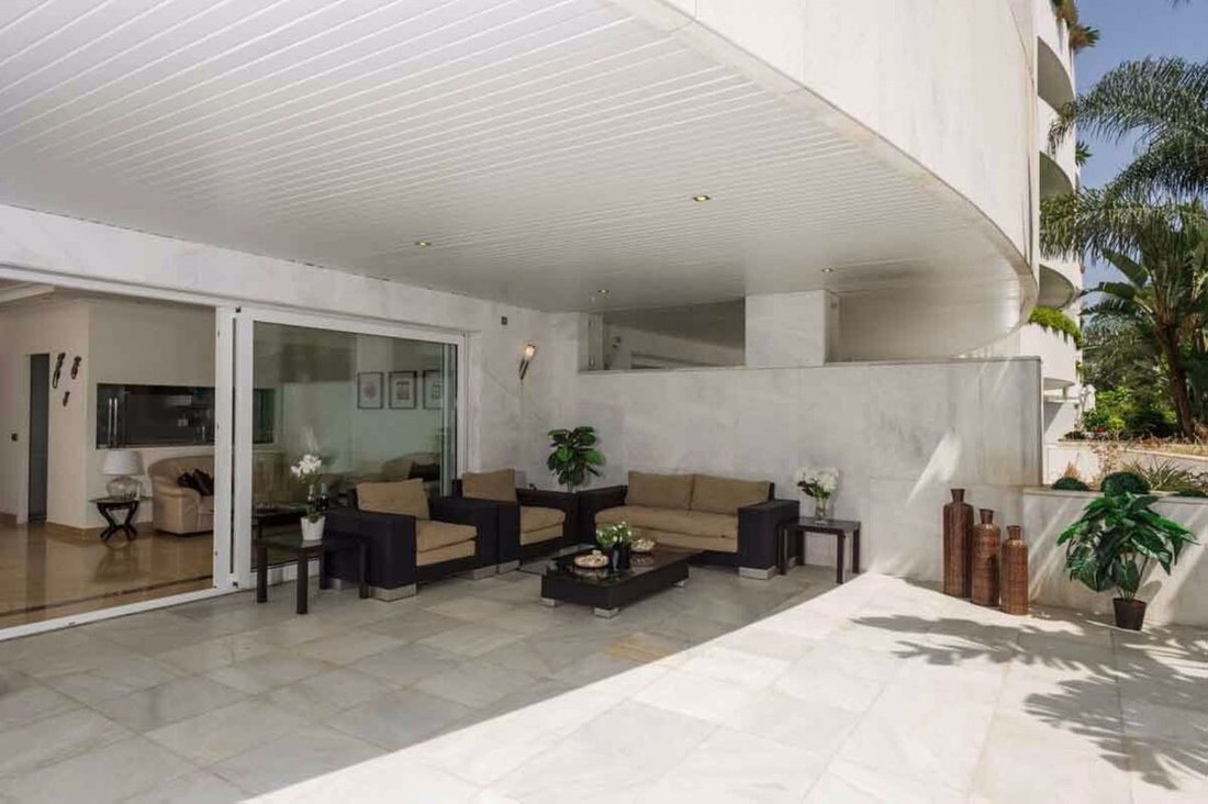 Apartment in Puerto Banus, Marbella, Spain 3 - 14076837