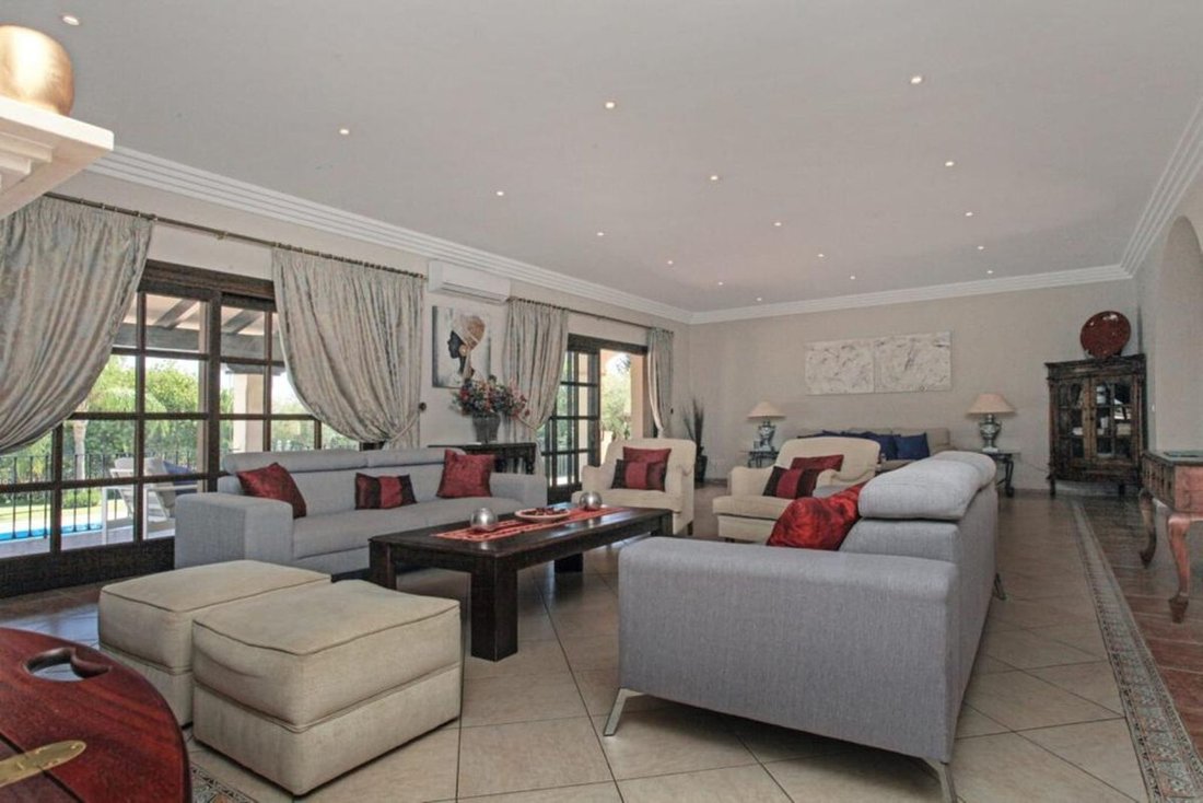 Villa in Benahavis, Andalusia, Spain 2 - 14076847