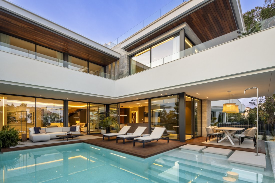 Villa in Marbella, Andalusia, Spain 1 - 14079693