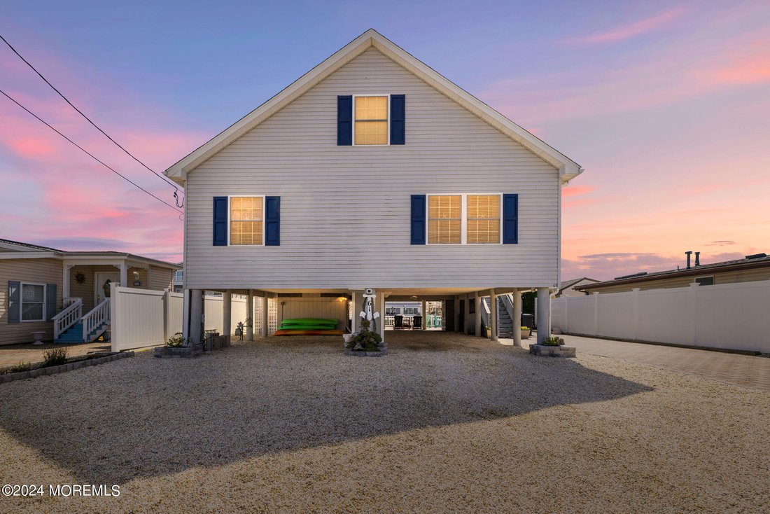 House in Stafford Township, New Jersey, United States 1 - 14085081